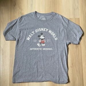 Disney Gray Mickey Mouse Graphic Tee L